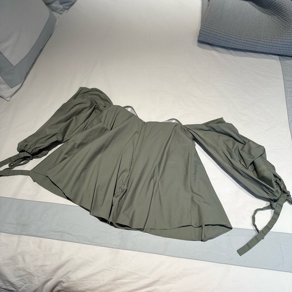 Caroline Constas army green Gabrielle top. Excellent condition! - Picture 2 of 4